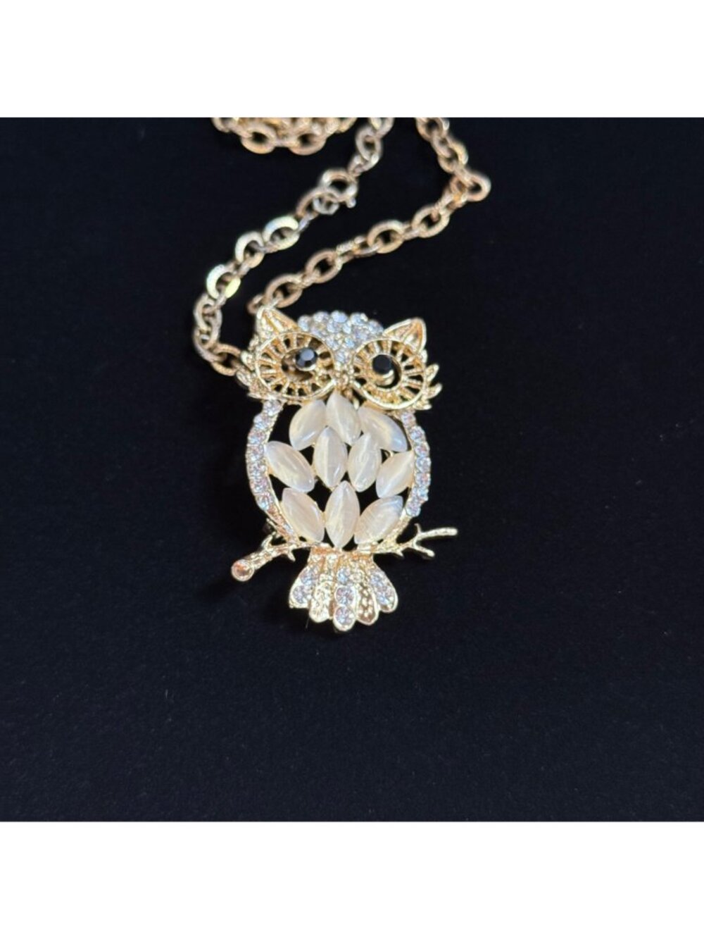 24 inch Peachy Vintage-Inspired Gold Tone Wise Owl Statement Pendant Necklace